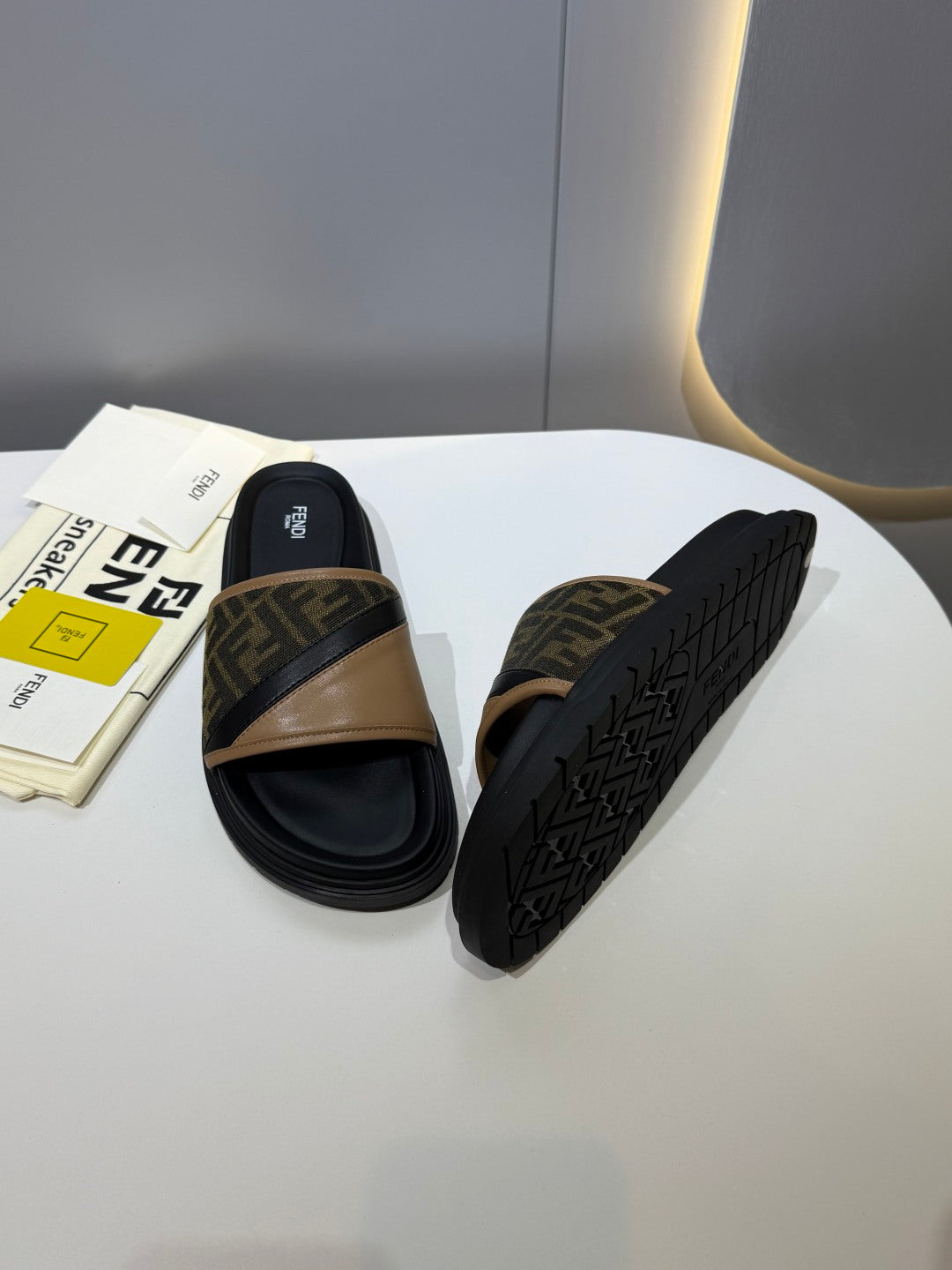 FENDI - Diagonal Slides