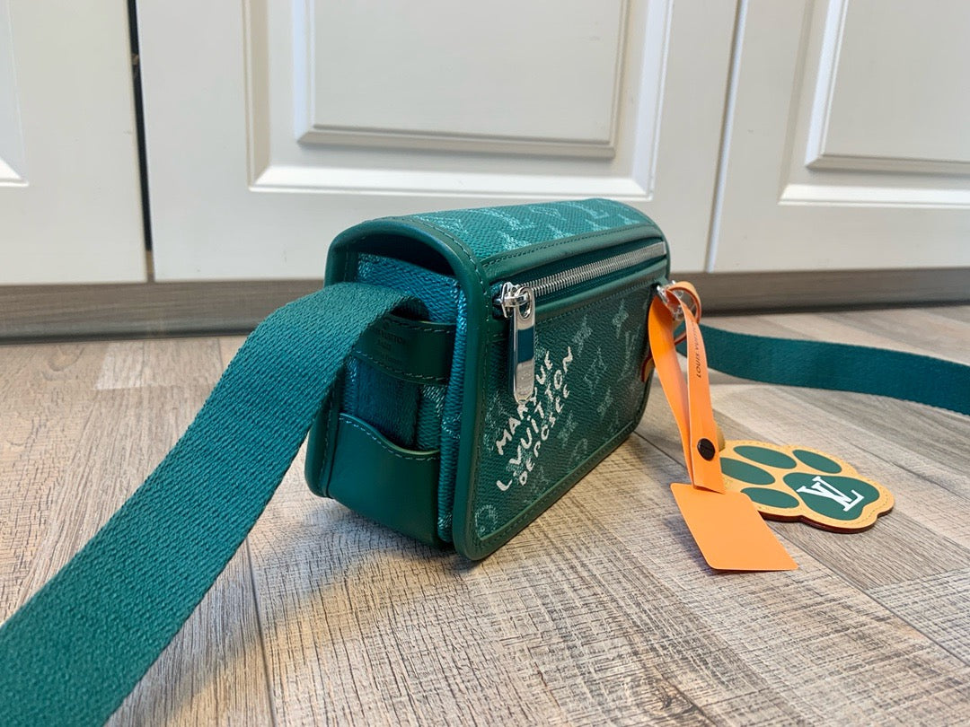 LOUIS VUITTON - Bosphore Wearable Wallet