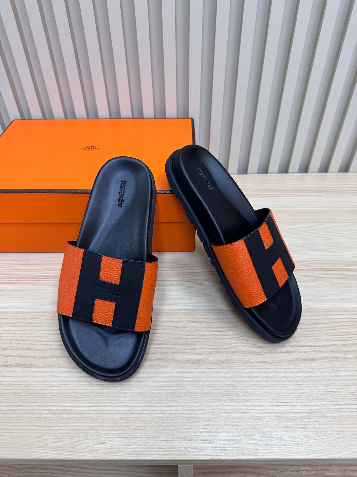 HERMES - mens slippers