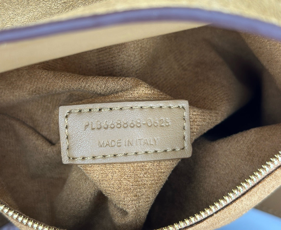 SAINT LAURENT - bea tote in grained leather