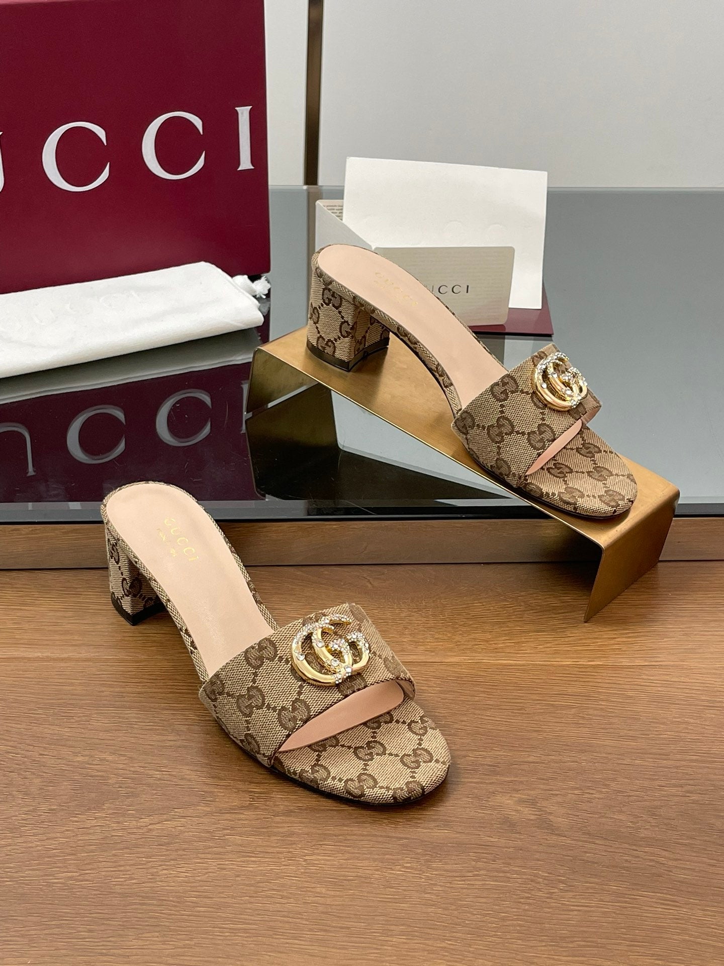 GUCCI - Canvas Mid-Heel