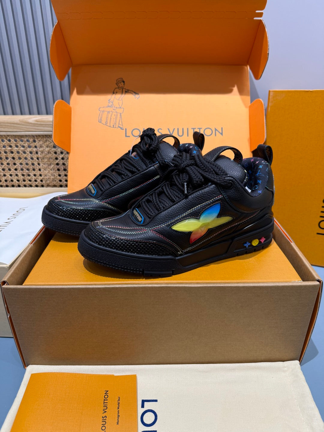 LOUIS VUITTON - skate monogram
