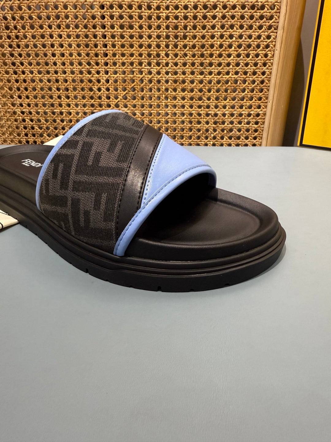 FENDI - Diagonal Slides