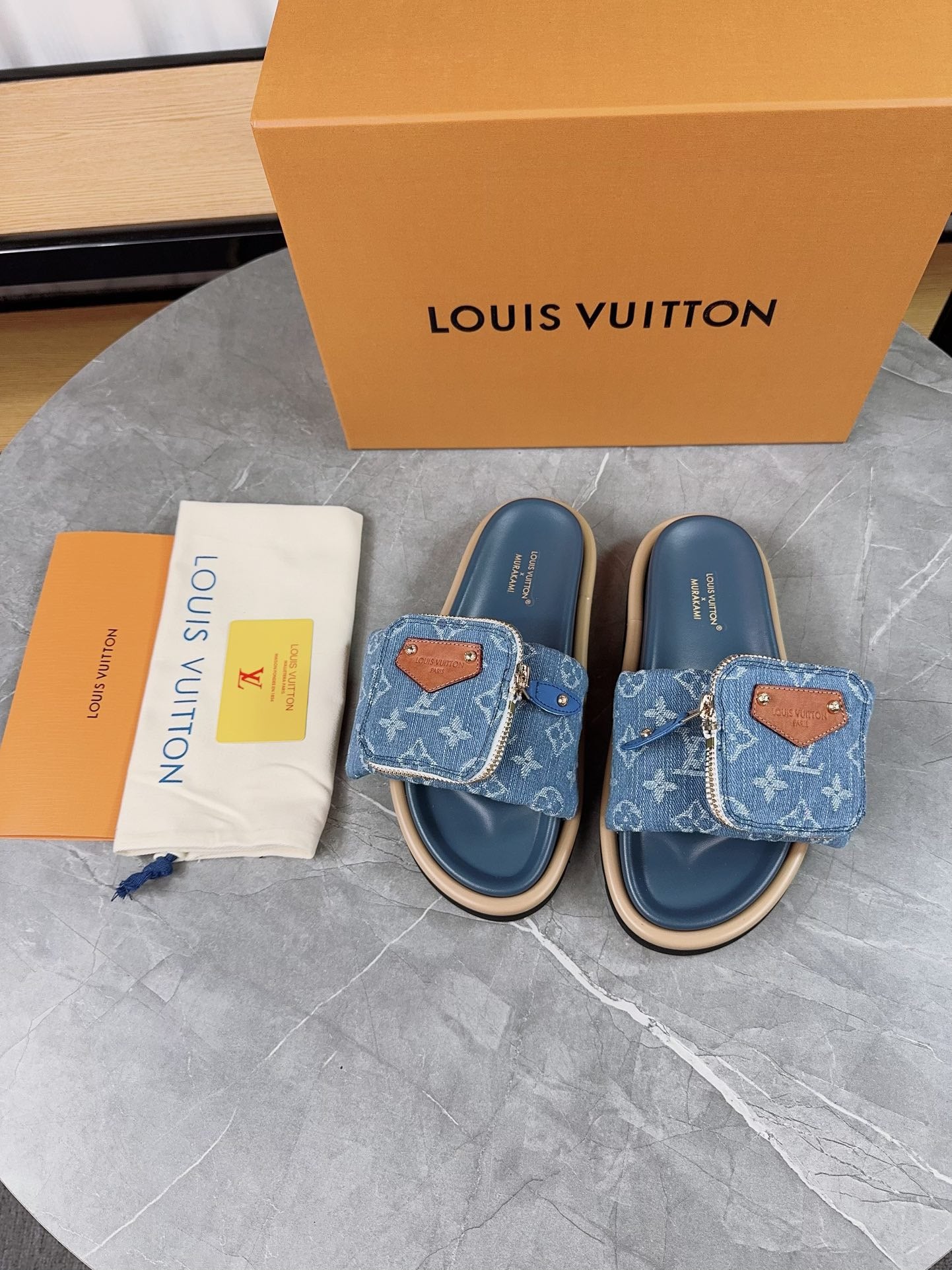LOUIS VUITTON - pillow flat mule
