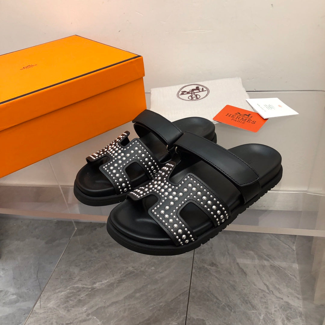 HERMES- Chypre Leather Palm With Stud