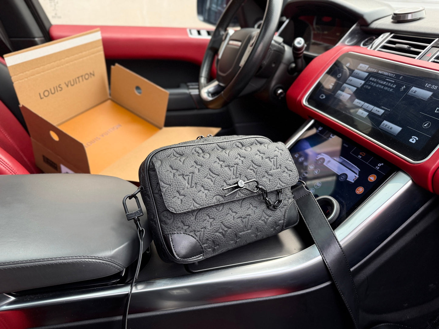 LOUIS VUITTON- Men’s Steamer bag
