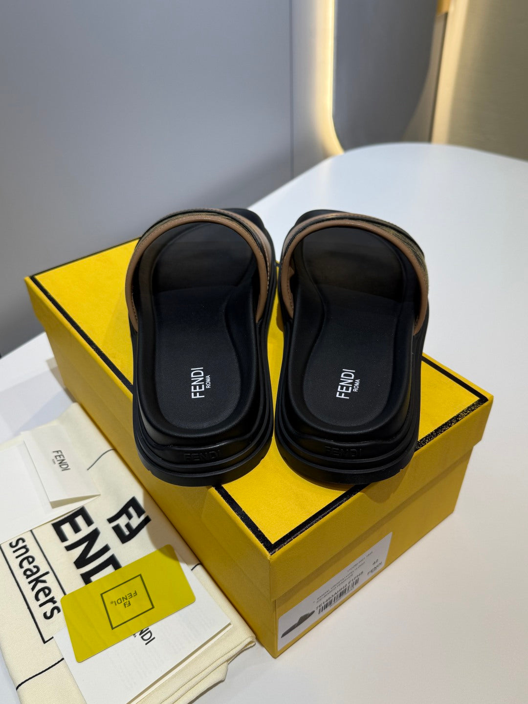 FENDI - Diagonal Slides