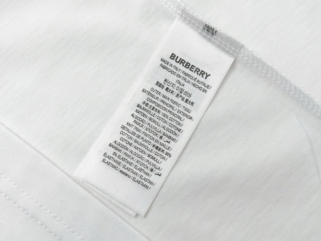 BURBERRY - T-shirt