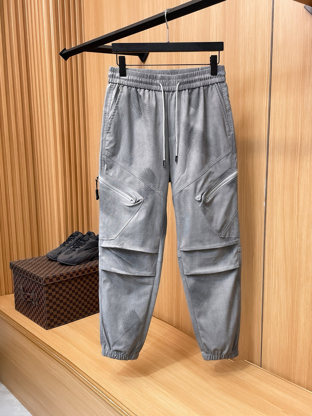 BURBERRY - Cargo trousers