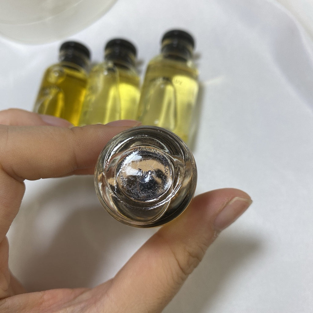 LOUIS VUITTON-  LES Parfum Miniature Set