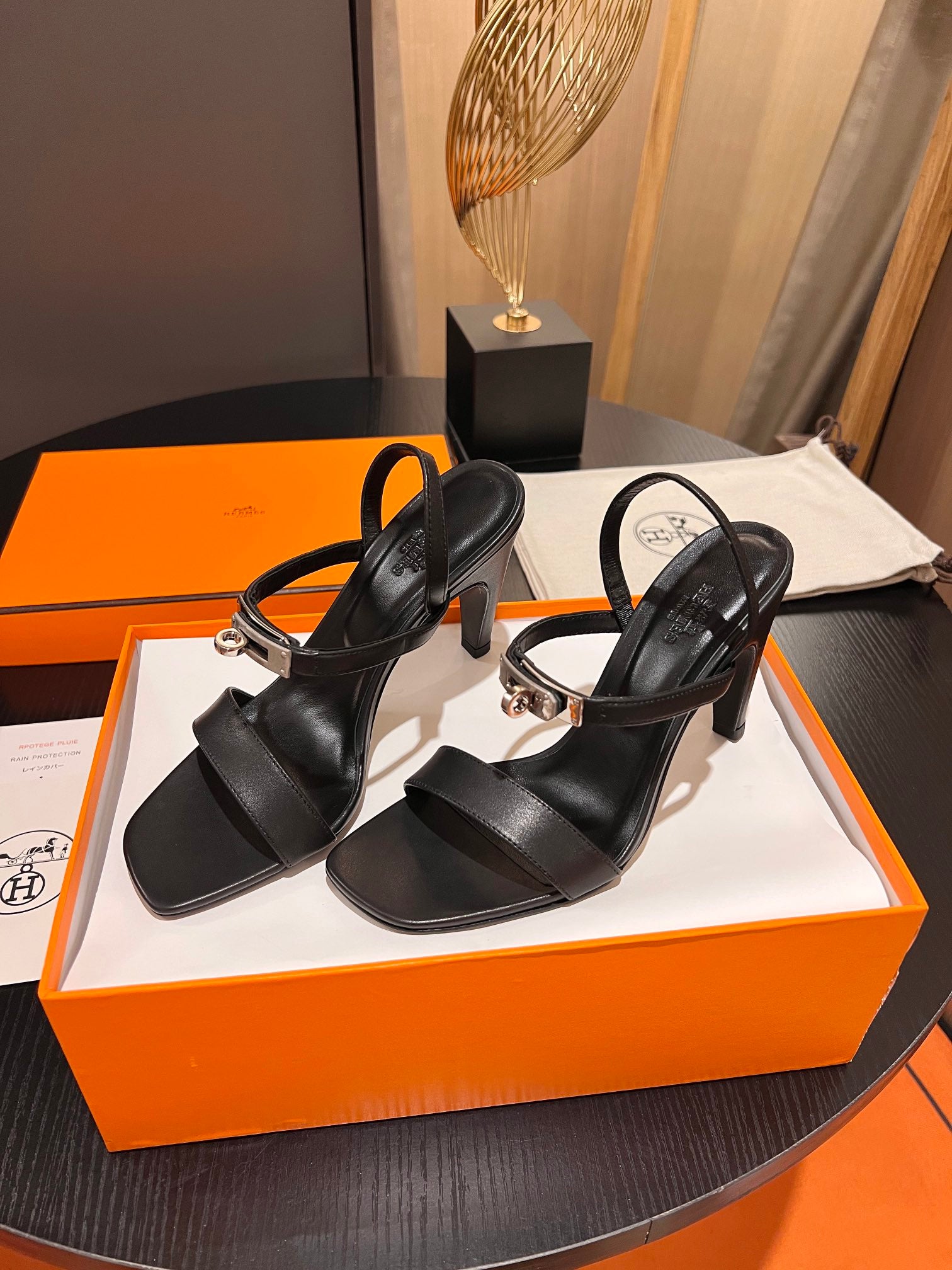 HERMES - Glamour 95 sandal Kelly buckle Heels Classic Black
