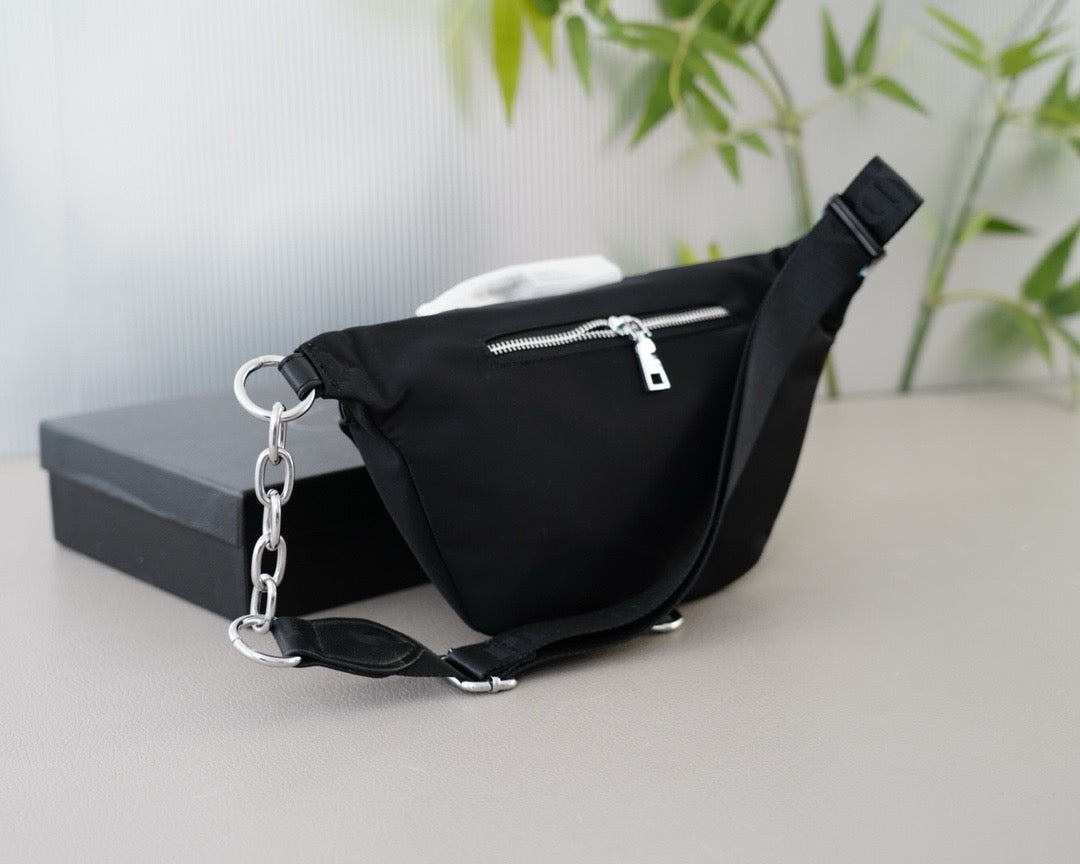 PRADA - Belt bag