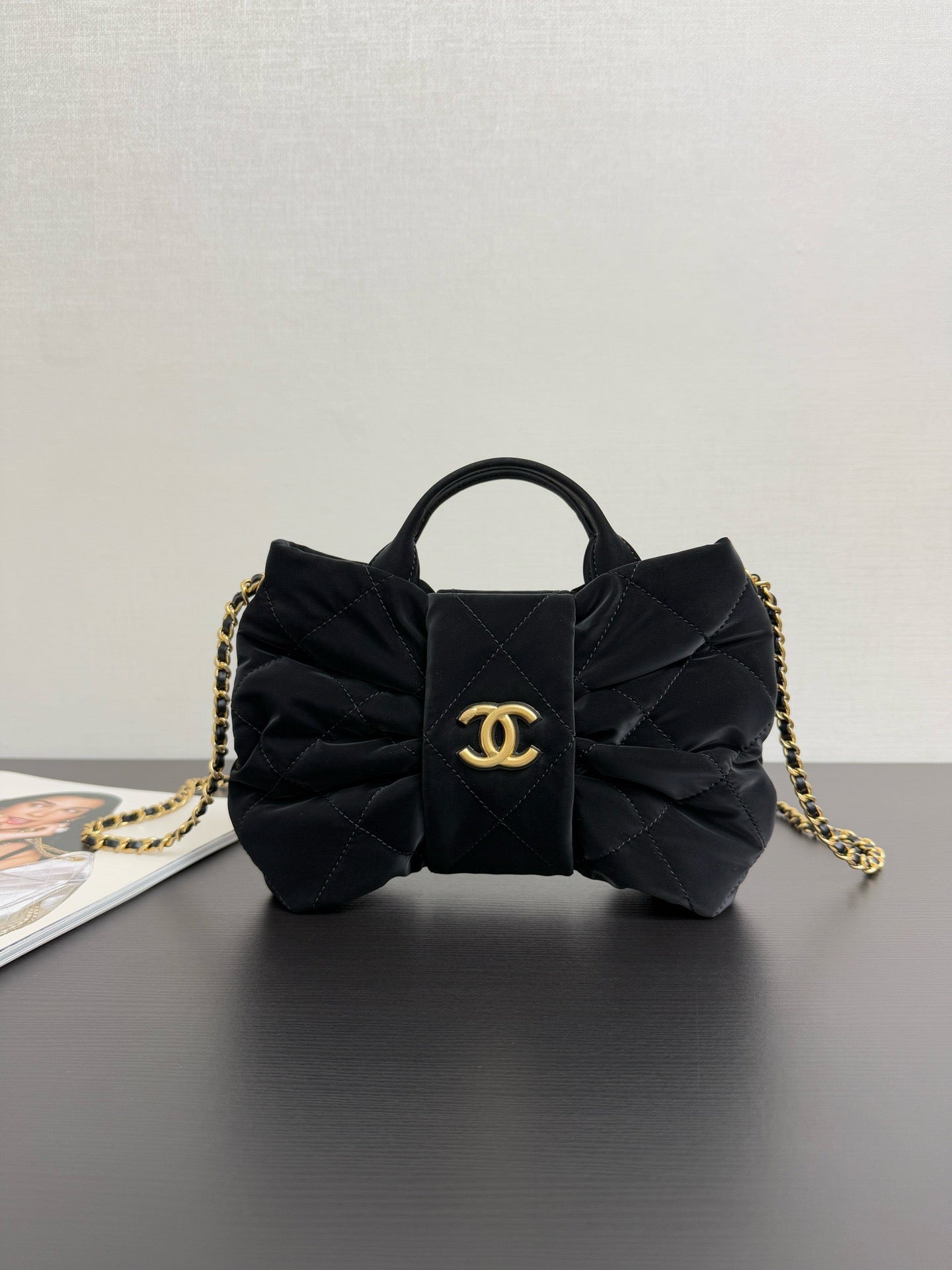 CHANEL - Bow bag