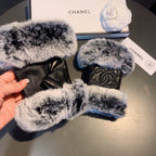 CHANEL - Fur gloves