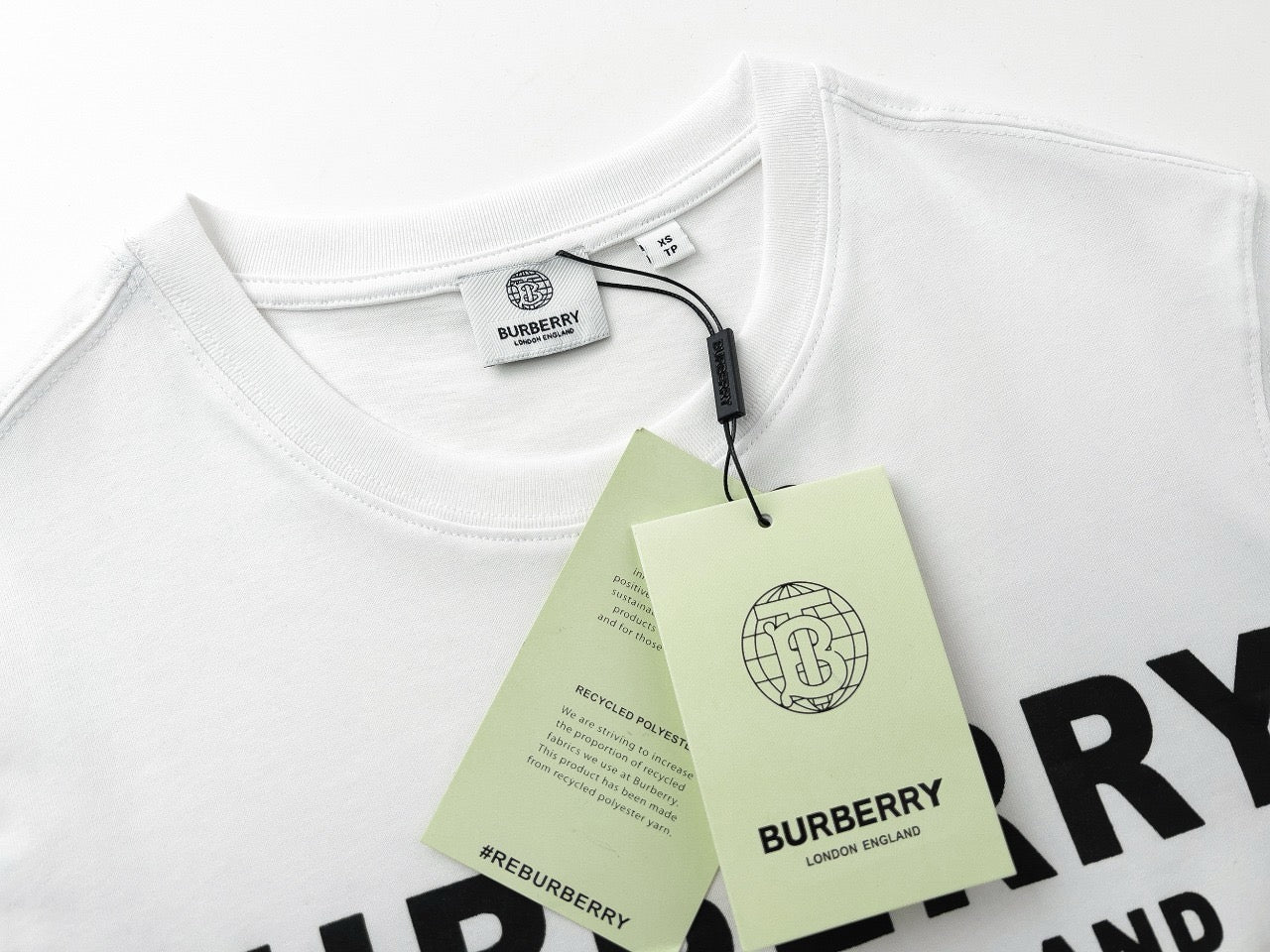 BURBERRY - T-shirt