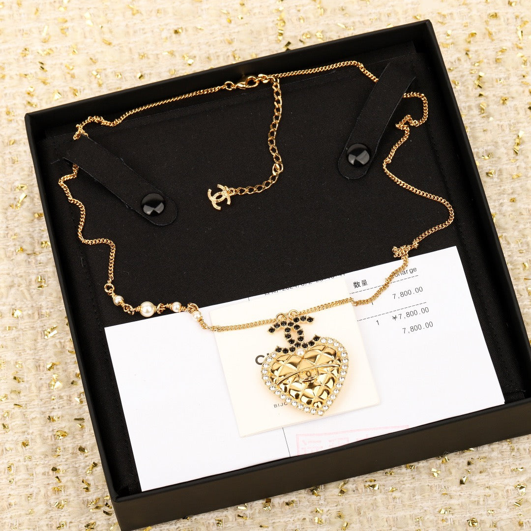 CHANEL - Crystal Necklace