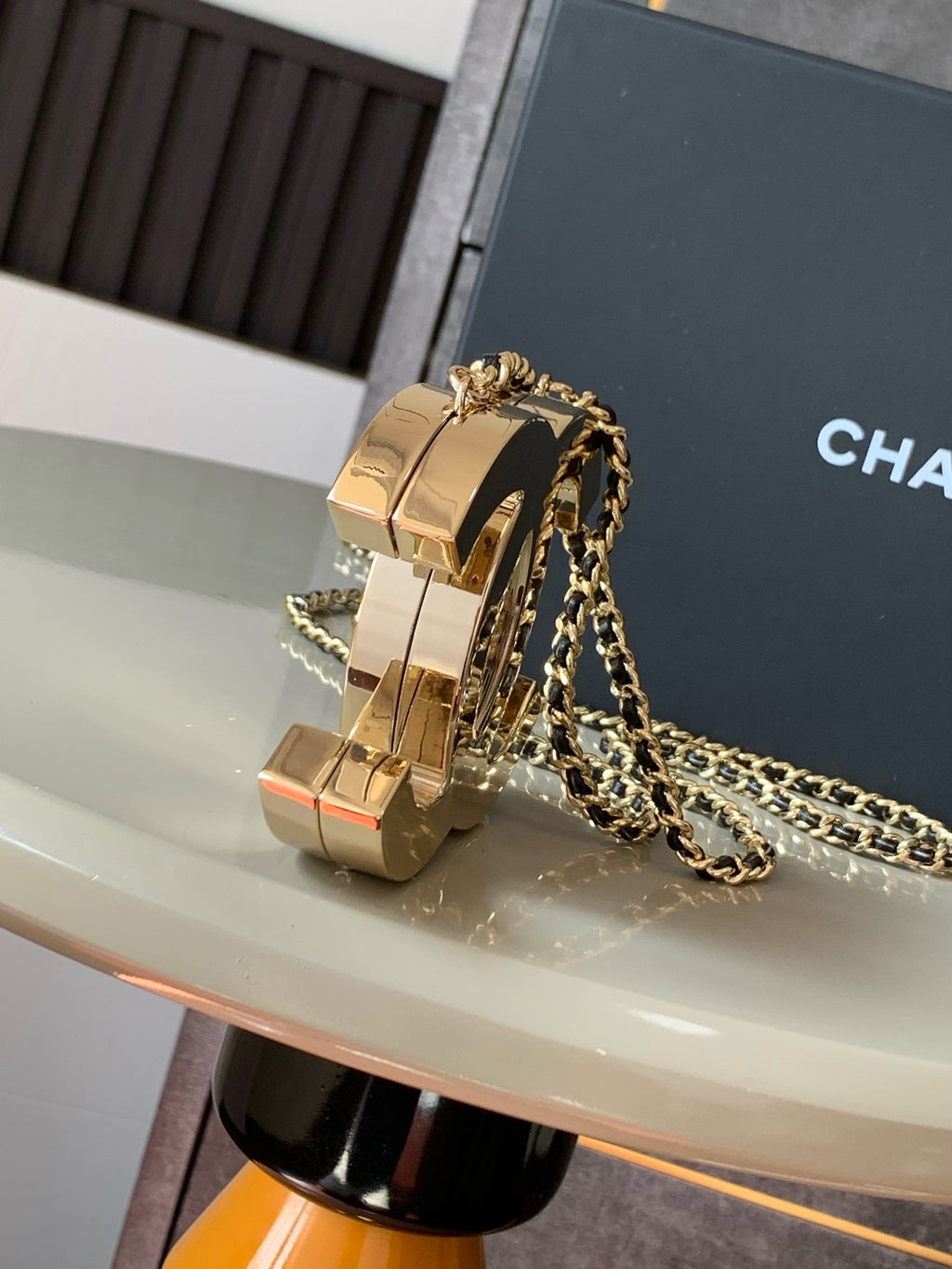 CHANEL - Cruise  2025 CC‑logo minaudière
