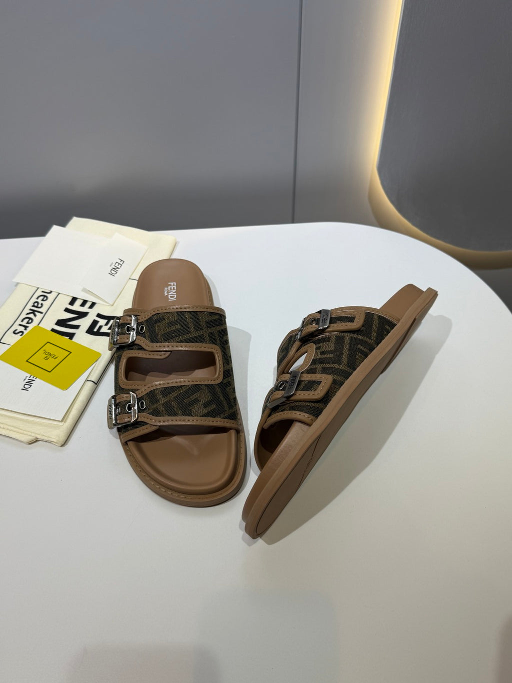 FENDI - Unisex Feel Sandals