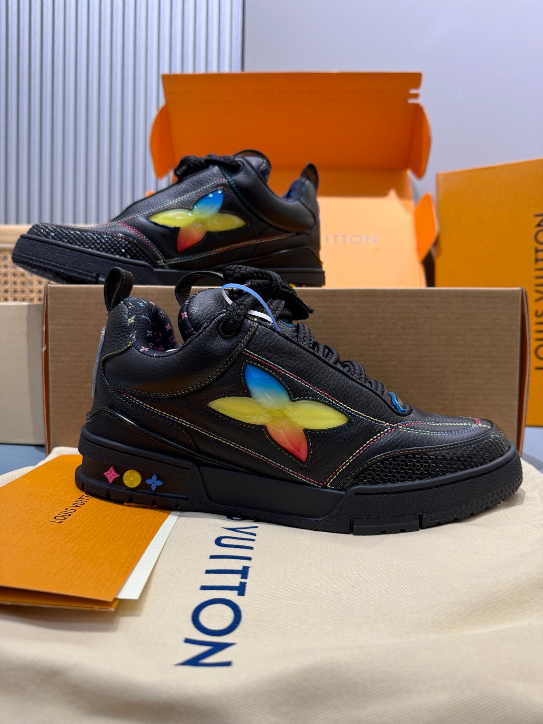 LOUIS VUITTON - skate monogram