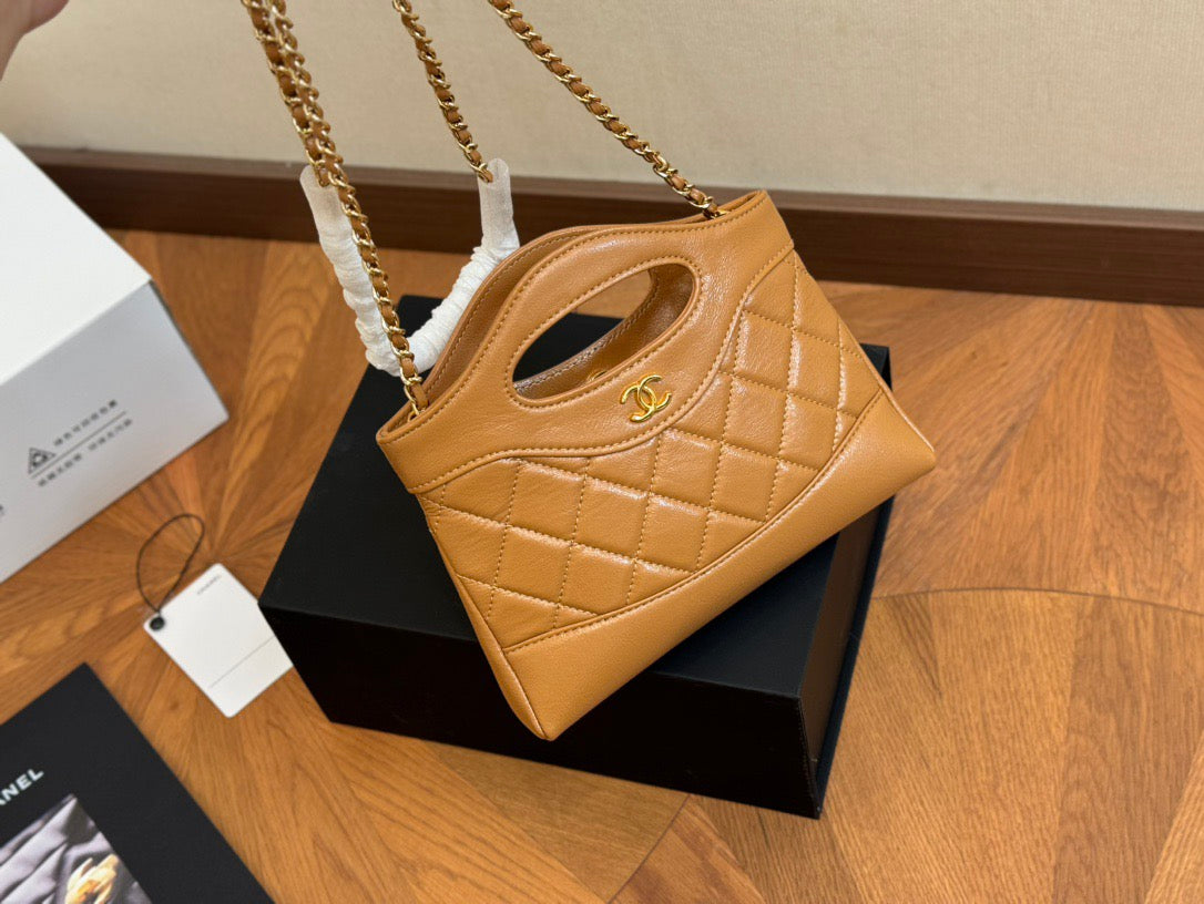 CHANEL - Amore bag