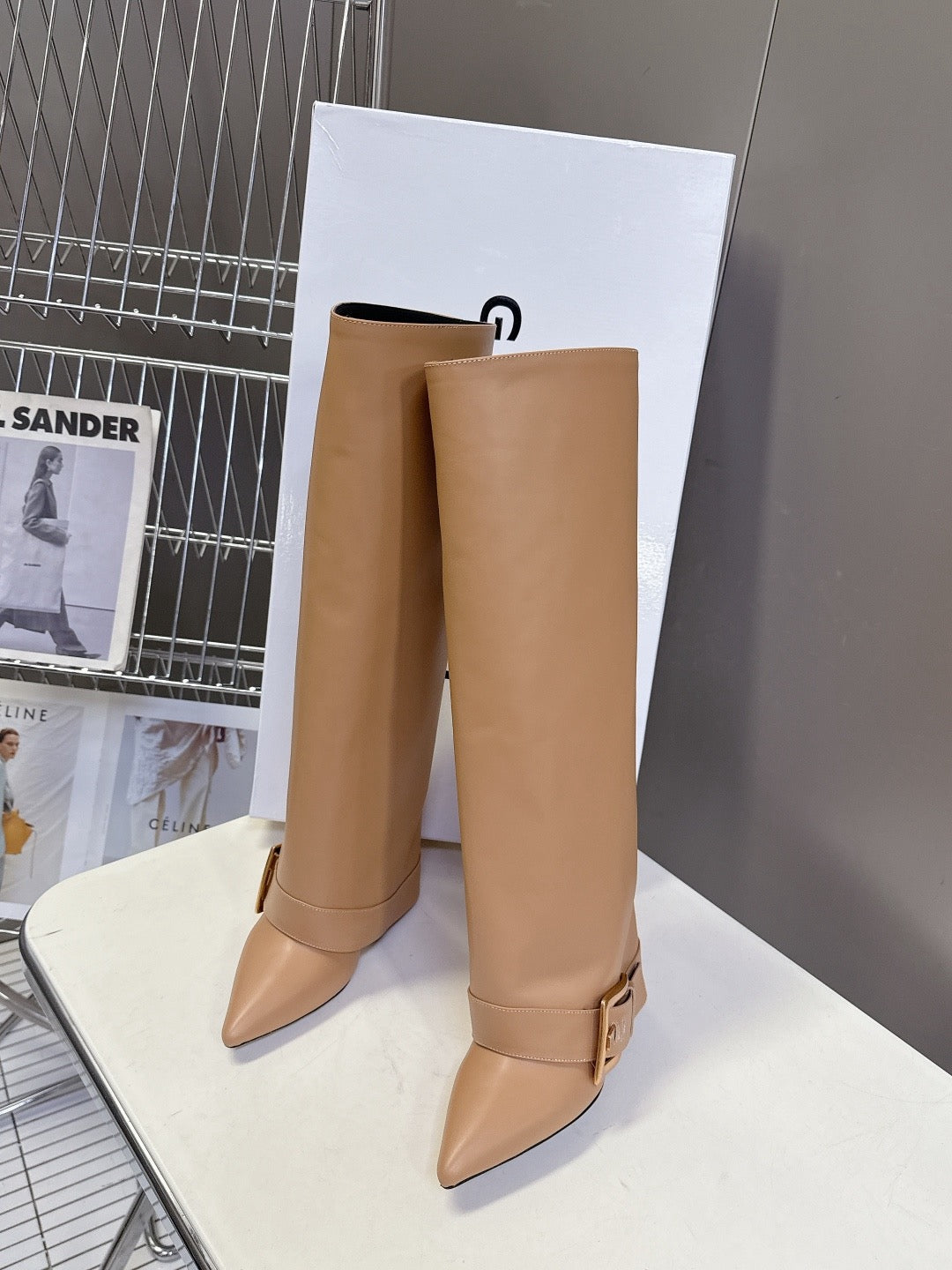 GIVENCHY - Shark lock boots