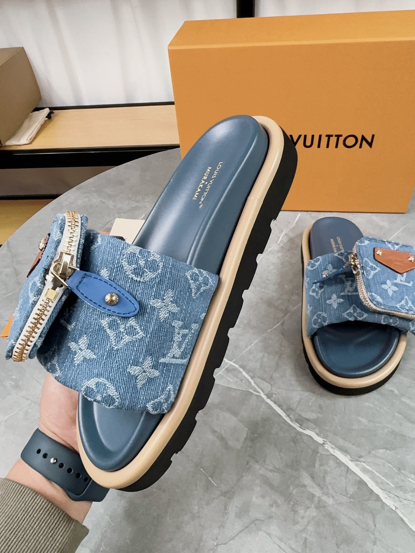 LOUIS VUITTON - pillow flat mule