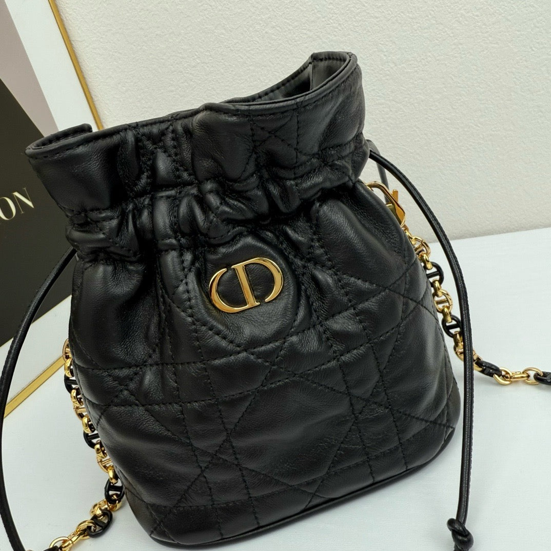 DIOR - oblique 30 Montaigne