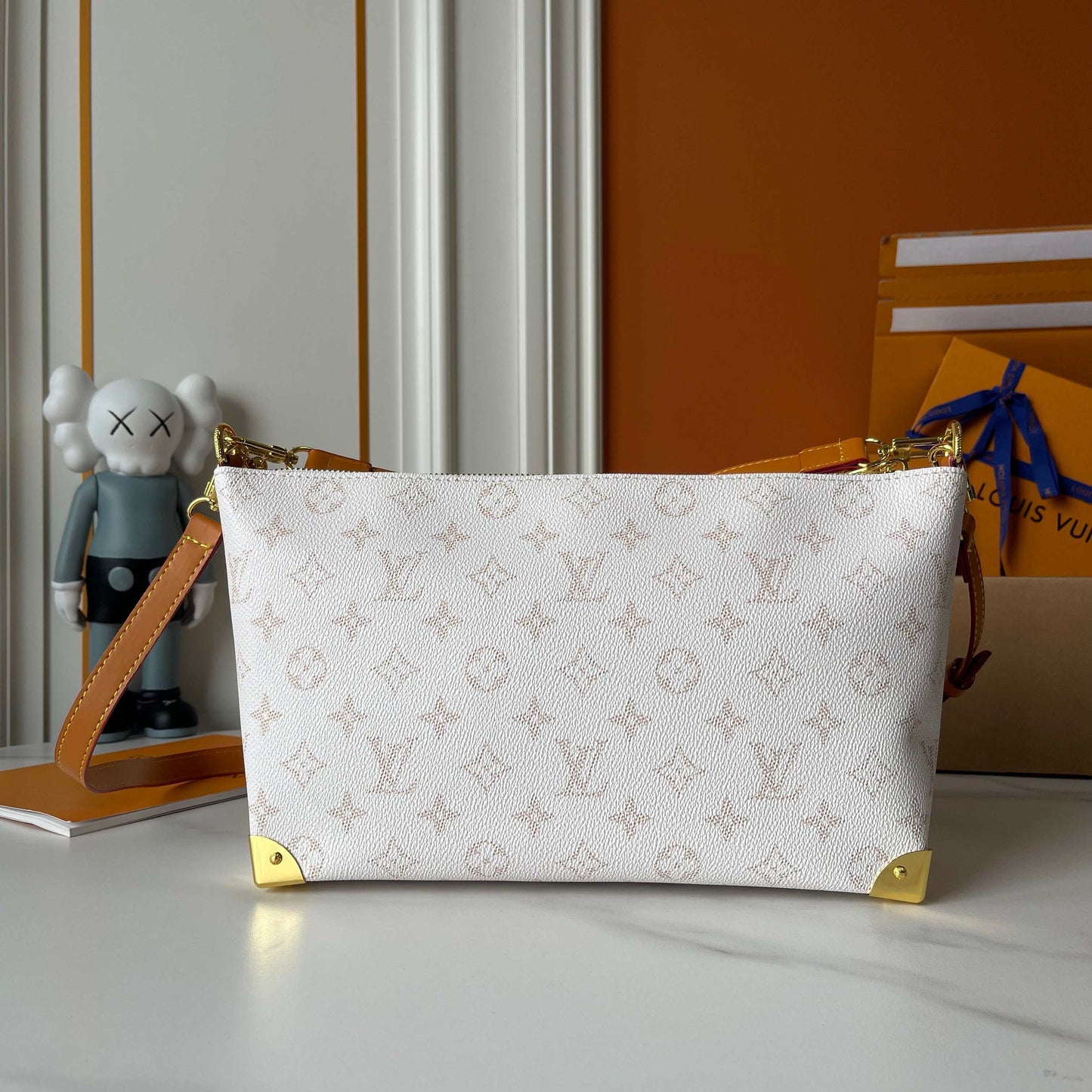 LOUIS VUITTON- Hills Chette