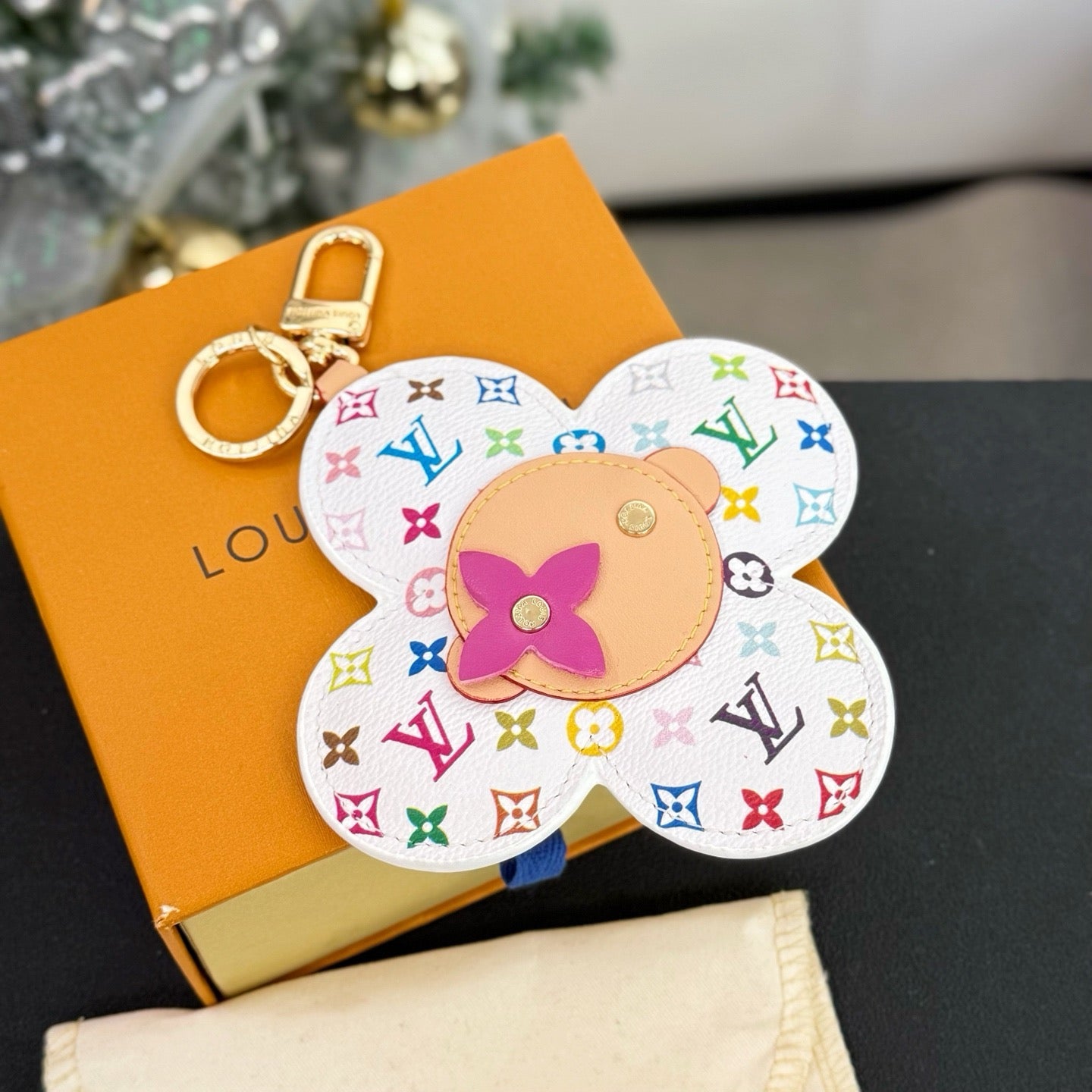 LOUIS VUITTON - LV x TM Vivienne Head Bag Charm