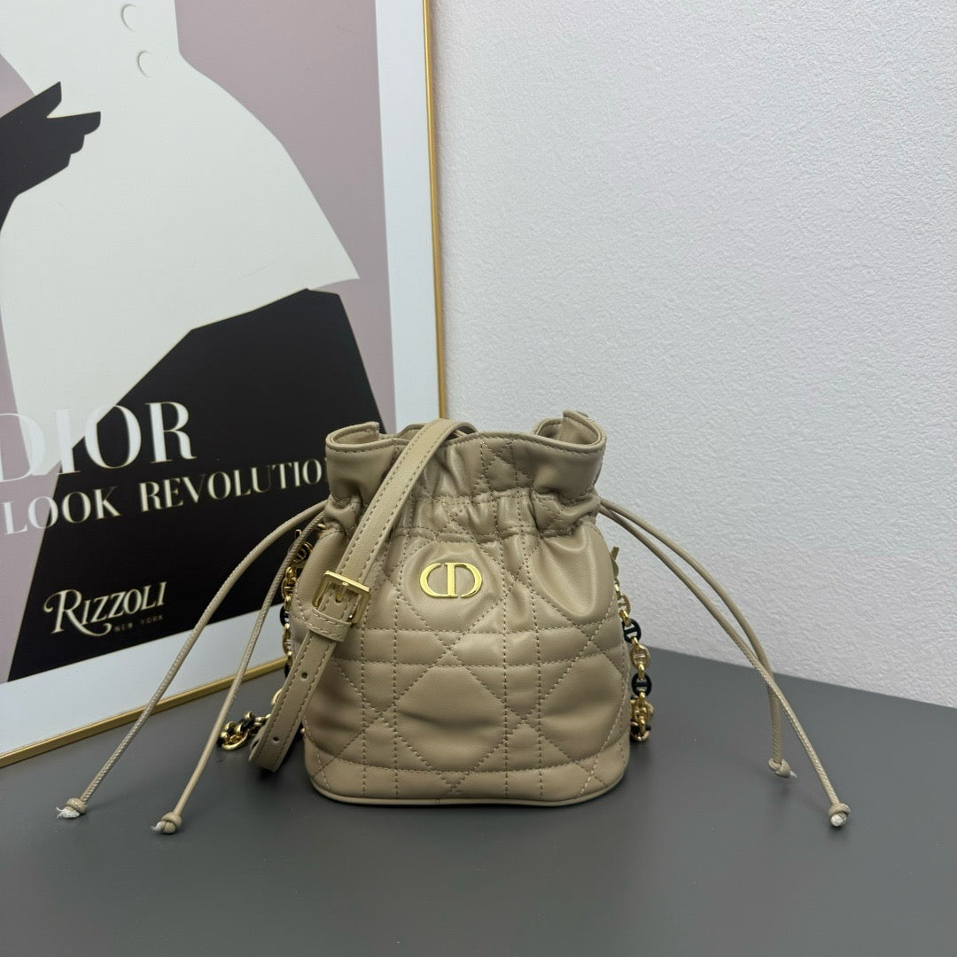 DIOR - oblique 30 Montaigne