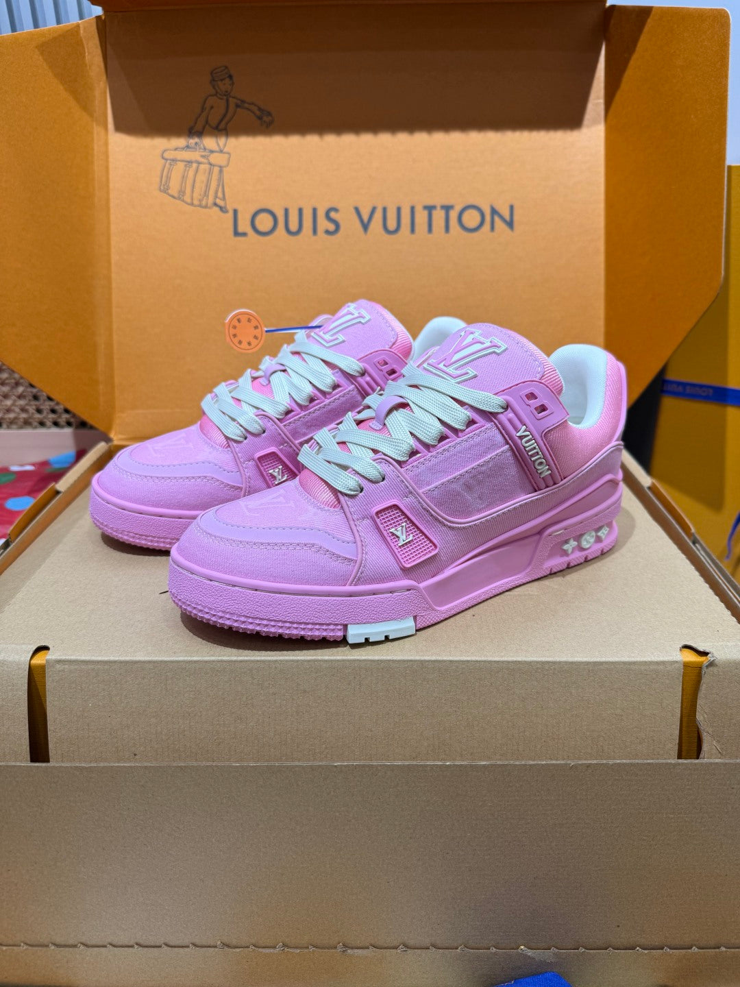 LOUIS VUITTON- LV Trainer Sneaker