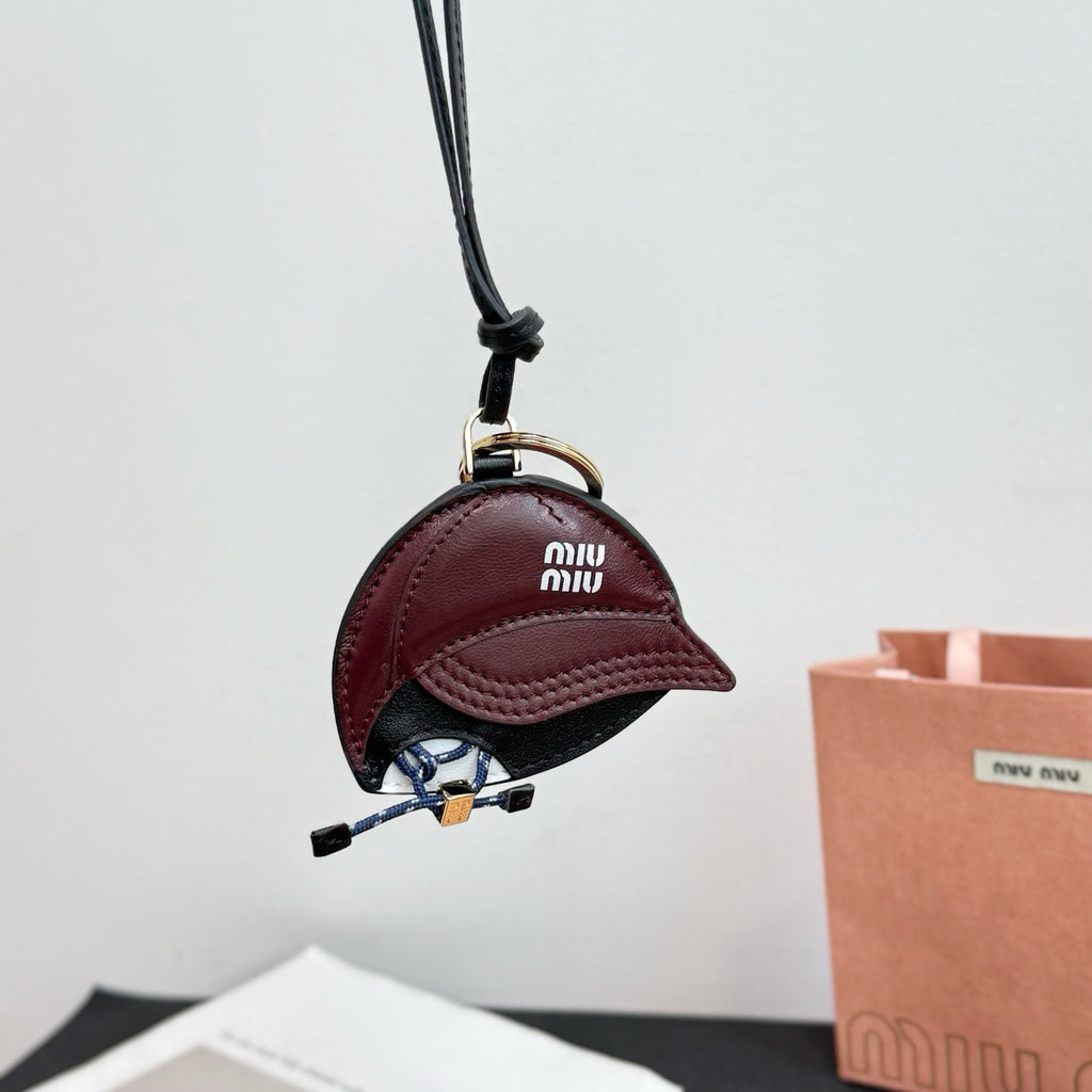 MIU MIU - leather key ring trick