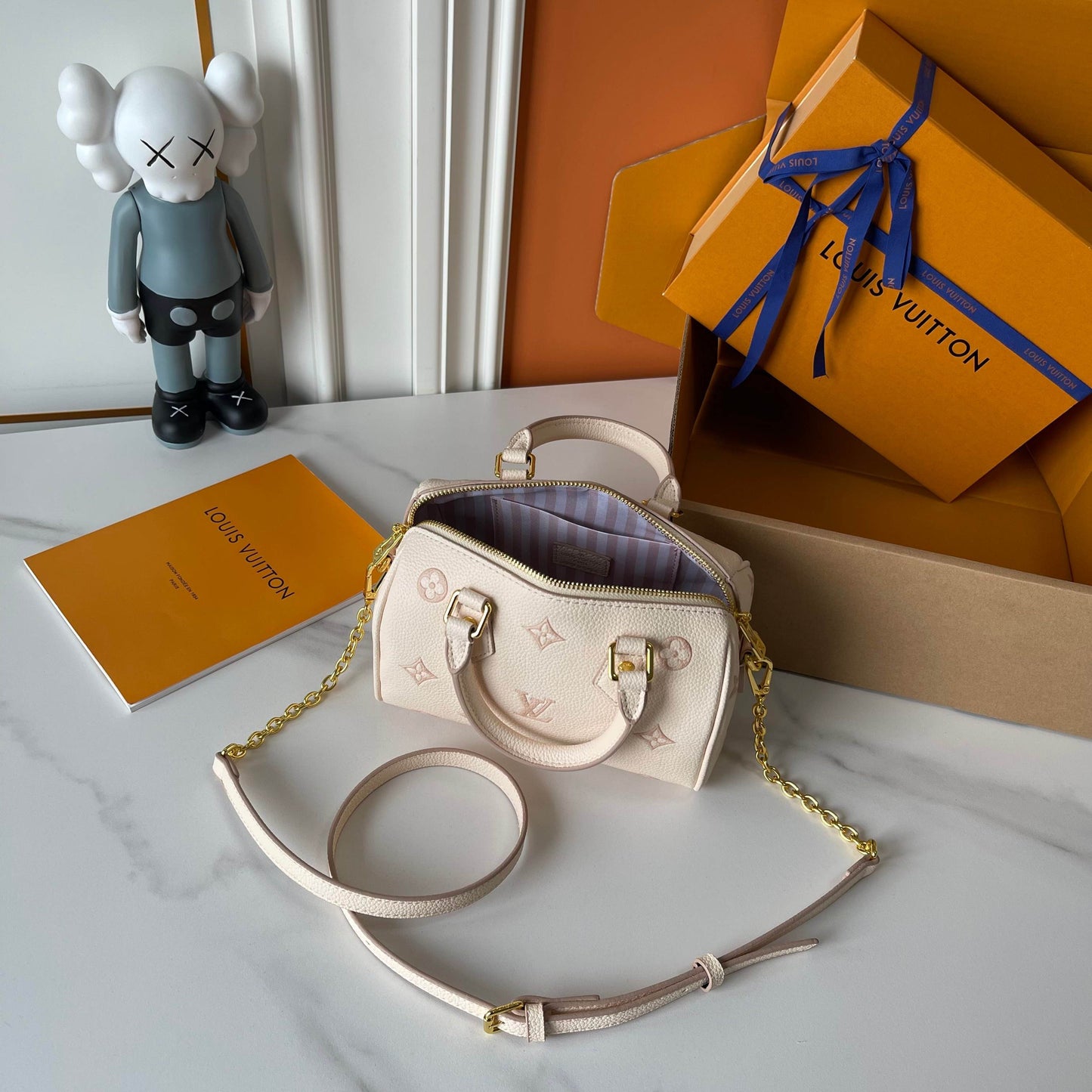 LOUIS VUITTON- Speedy Bandouliere