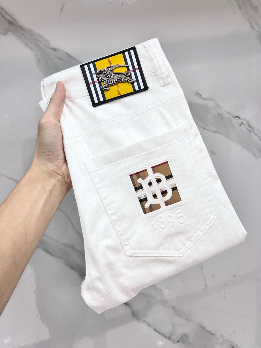 BURBERRY - Jeans