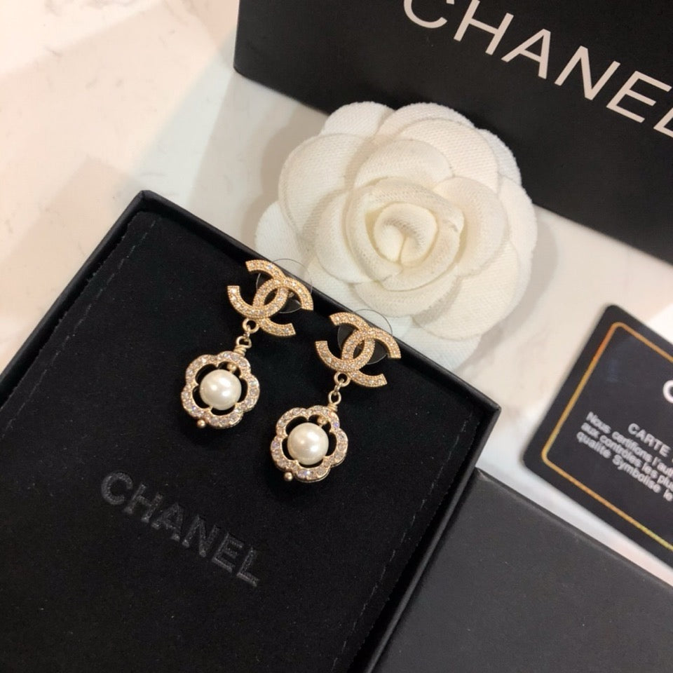 CHANEL - earrings