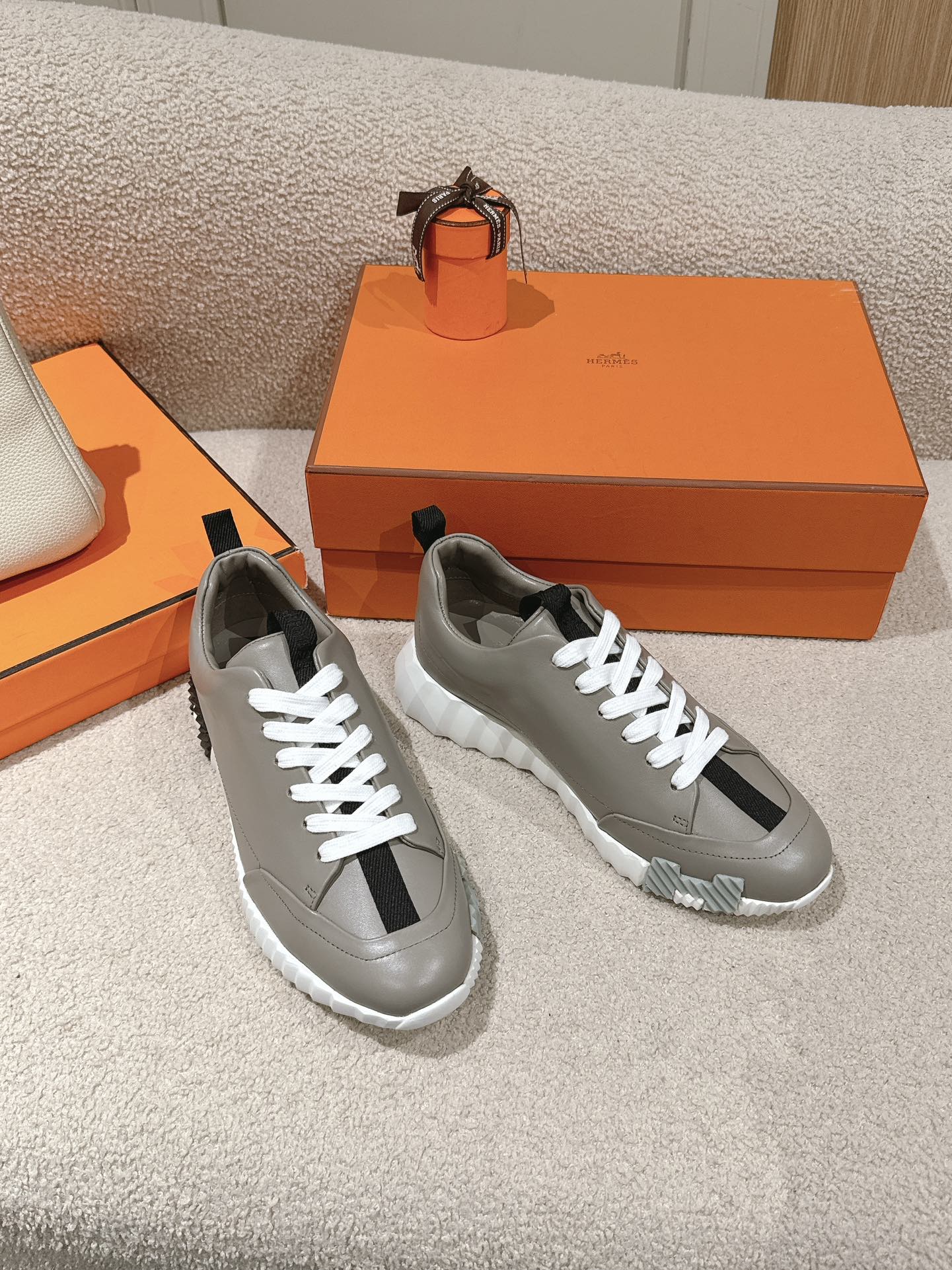 HERMES- Bouncing sneakers