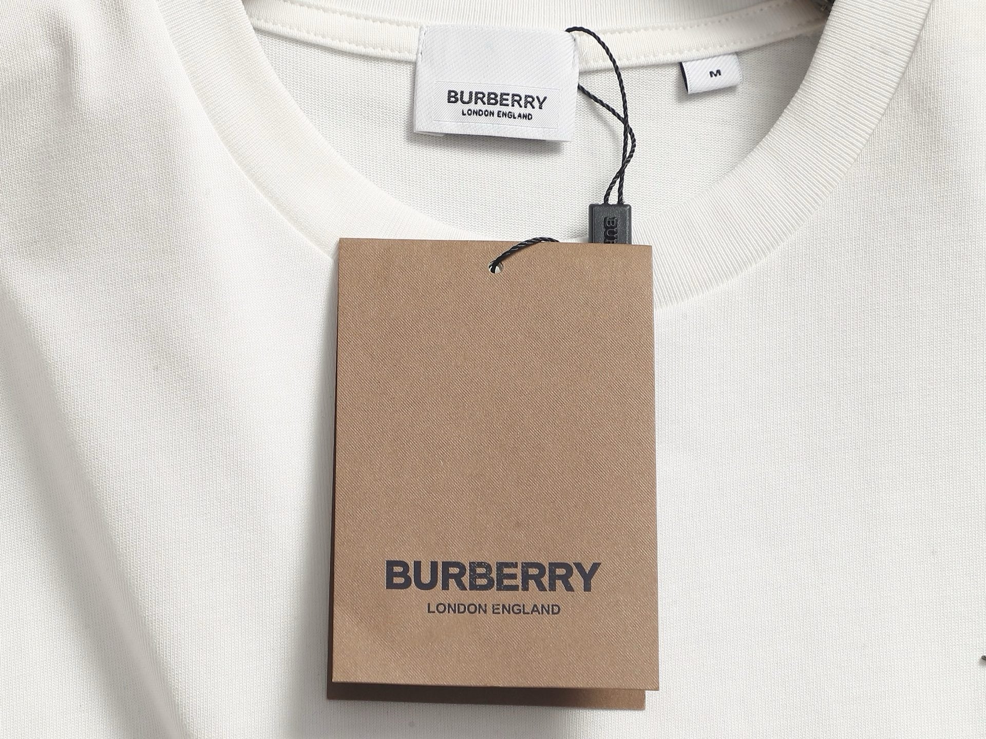 BURBERRY - T-shirt