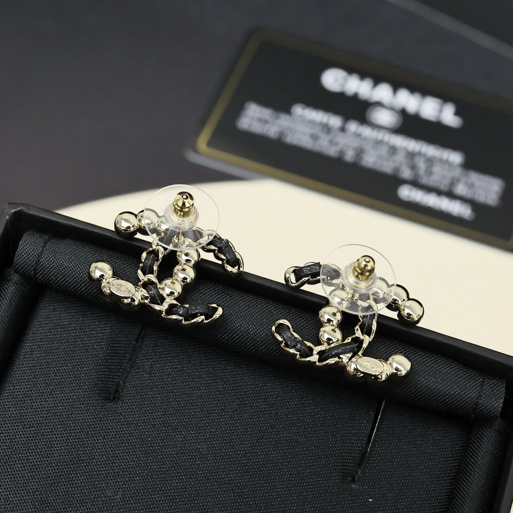 CHANEL - earrings