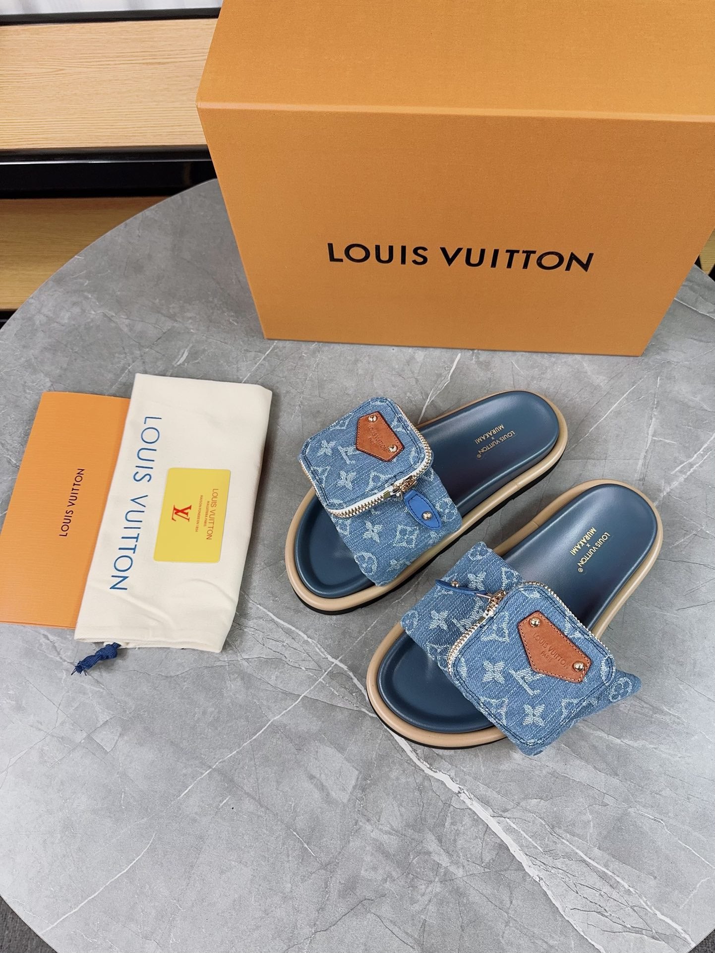 LOUIS VUITTON - pillow flat mule