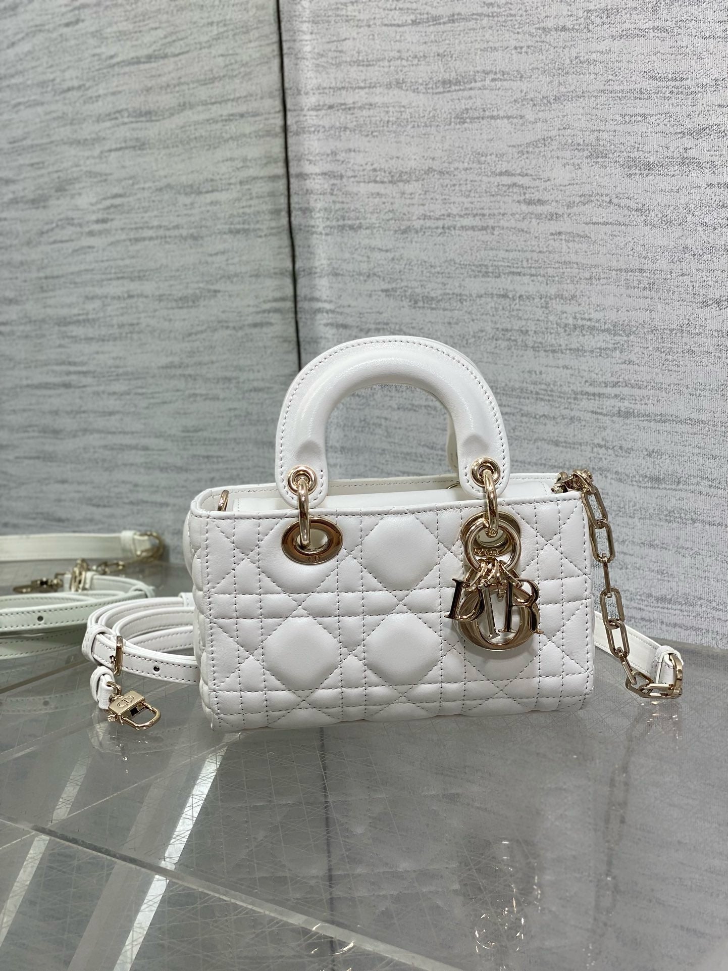 DIOR - D Joy bag
