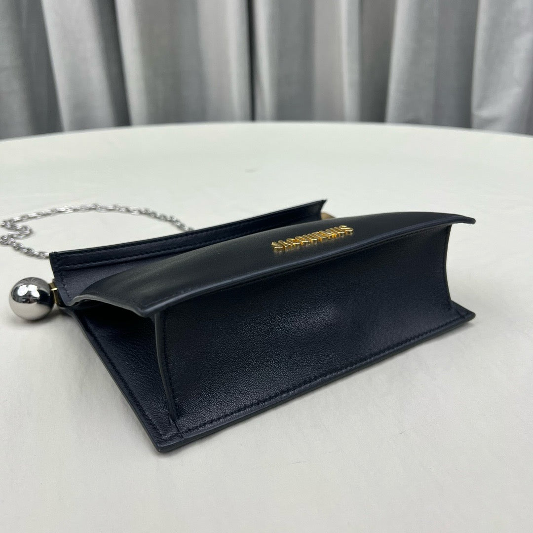 JACQUEMUS - La Petite Pochette Rond Carré clutch