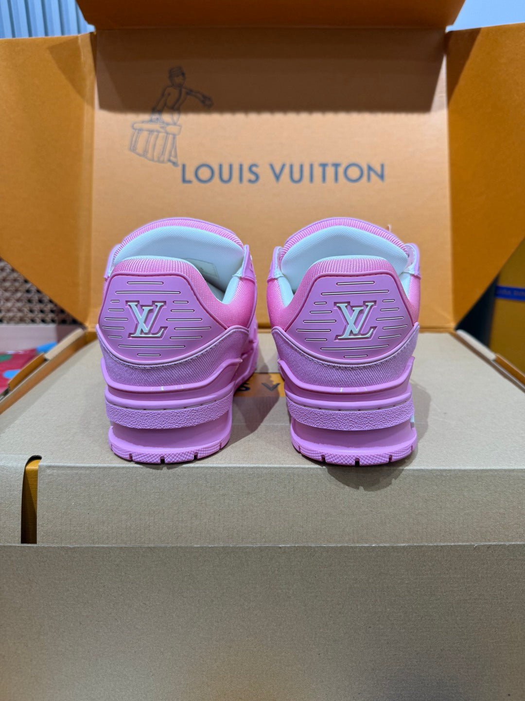 LOUIS VUITTON- LV Trainer Sneaker