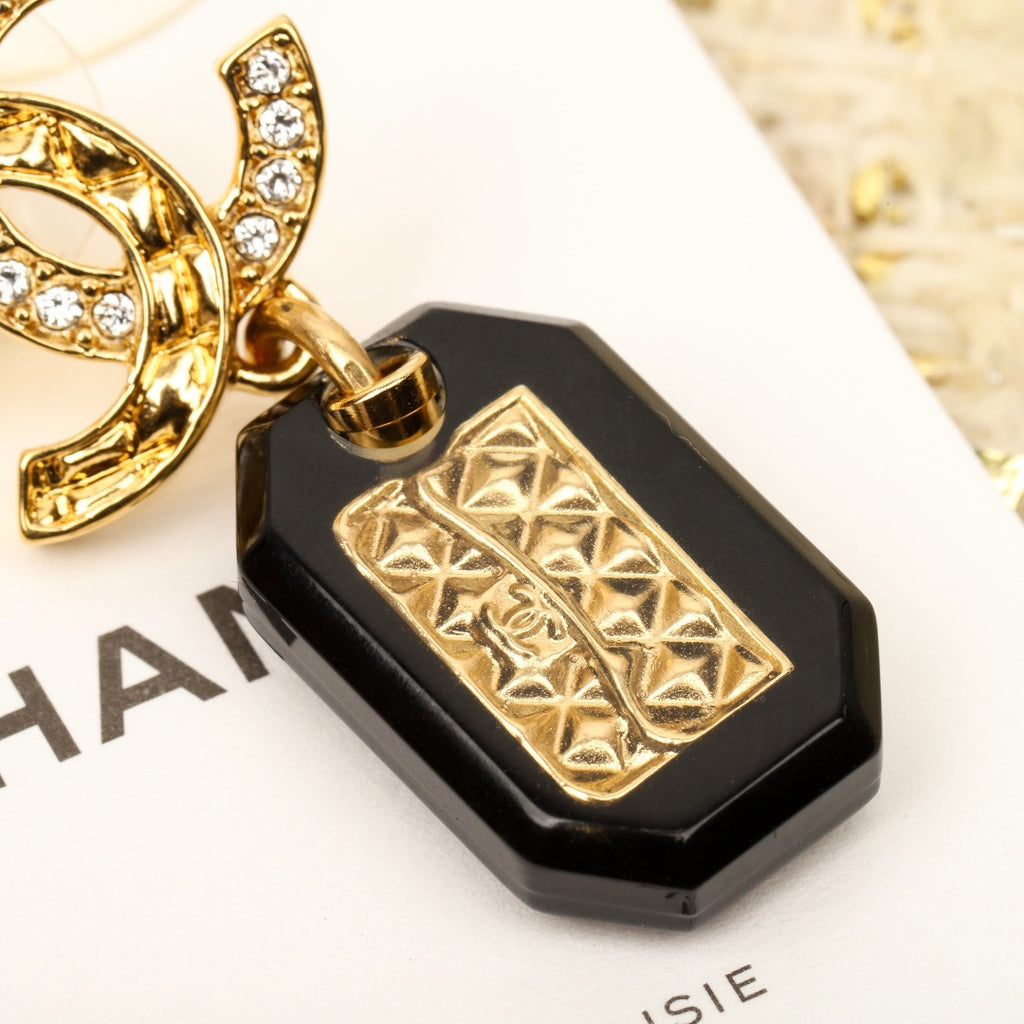 CHANEL - earrings