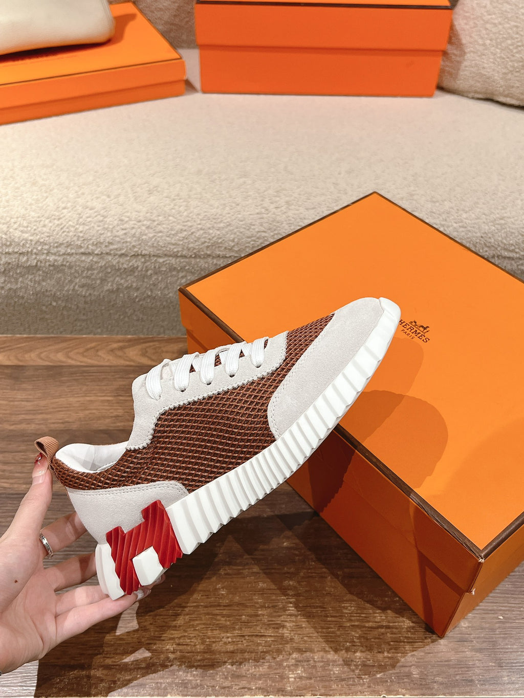 HERMES- bouncing sneakers