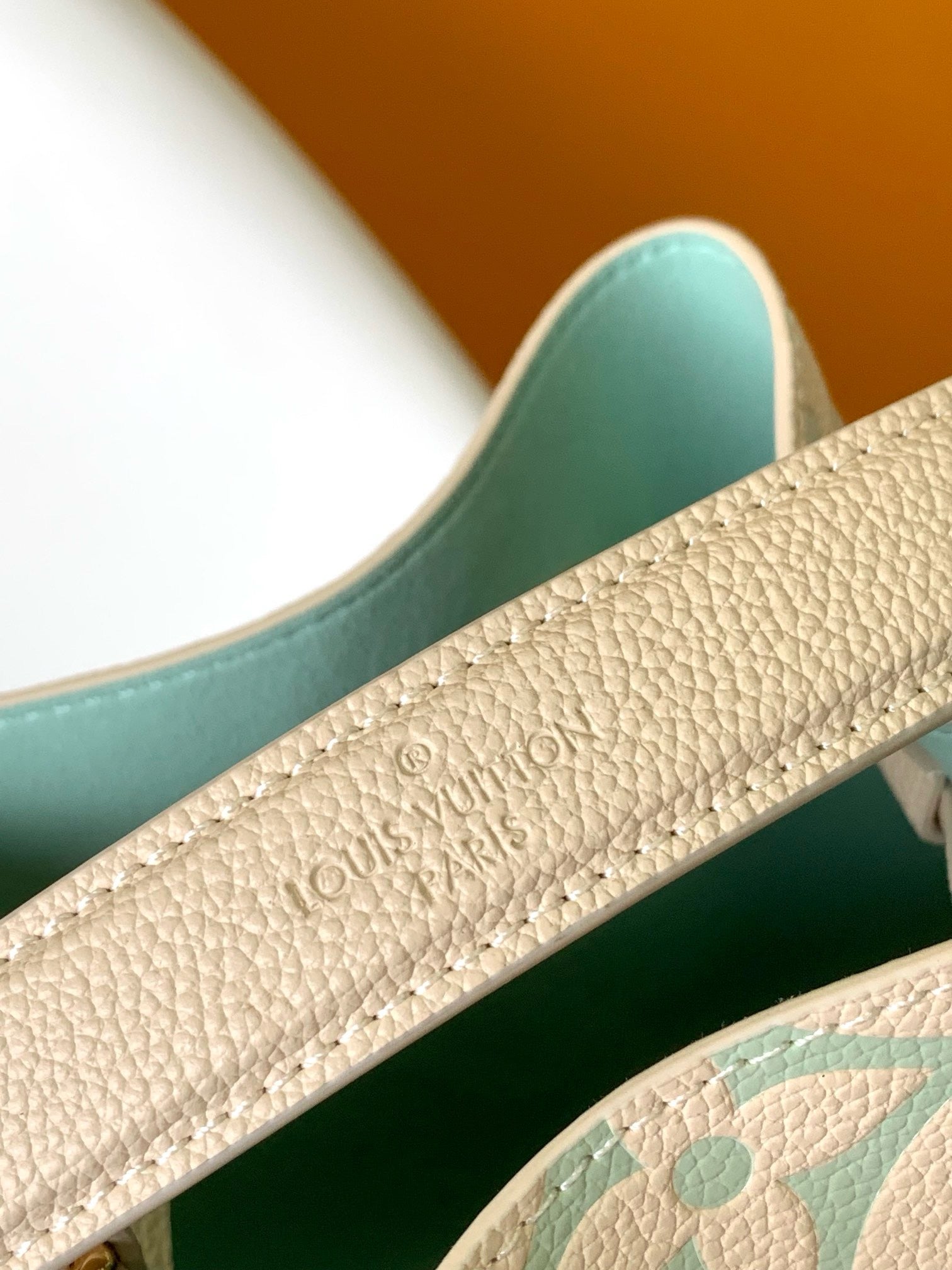 LOUIS VUITTON- NéoNoé MM