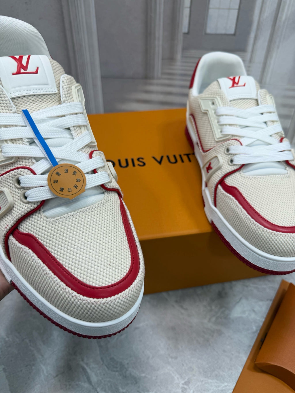 LOUIS VUITTON- Unisex sneakers