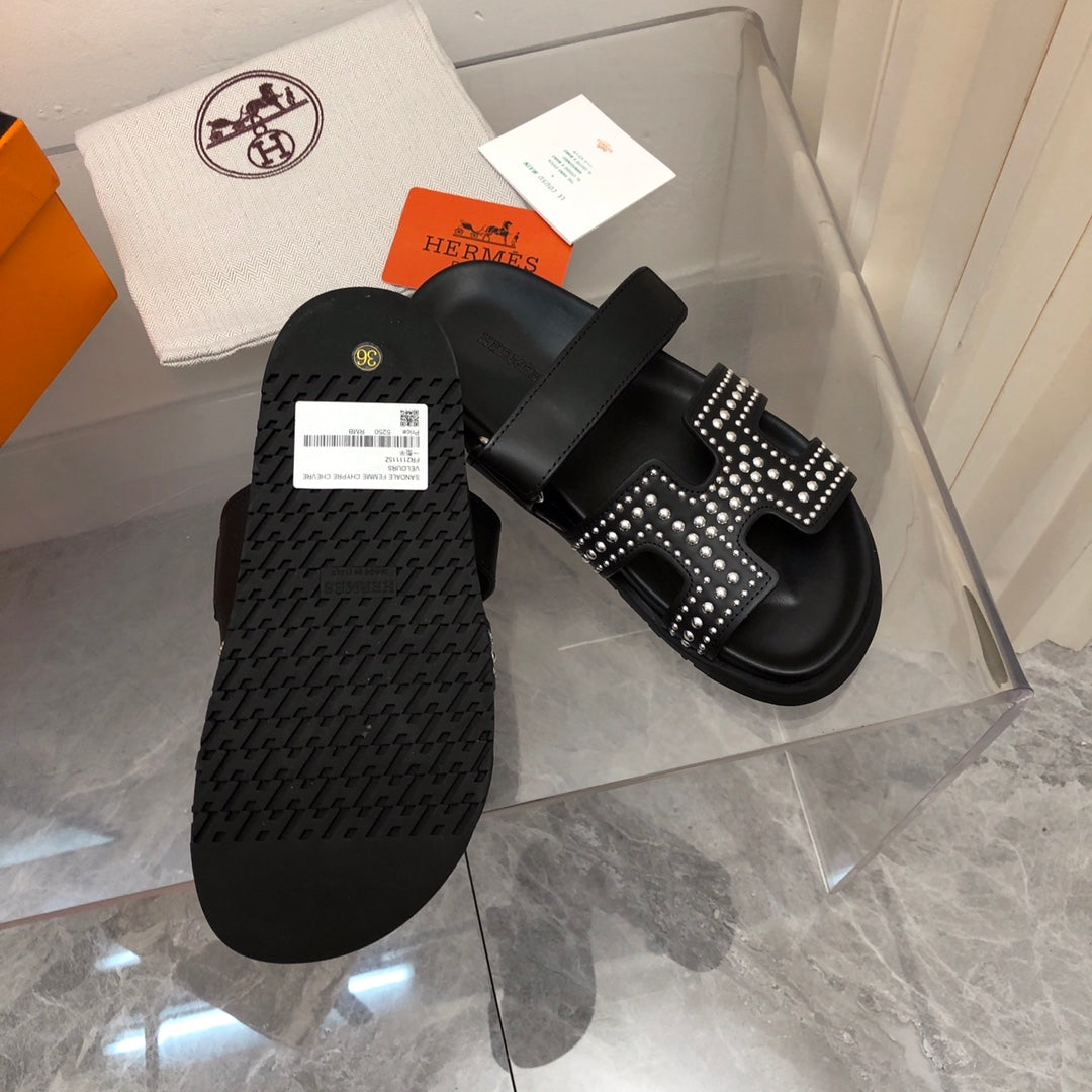 HERMES- Chypre Leather Palm With Stud