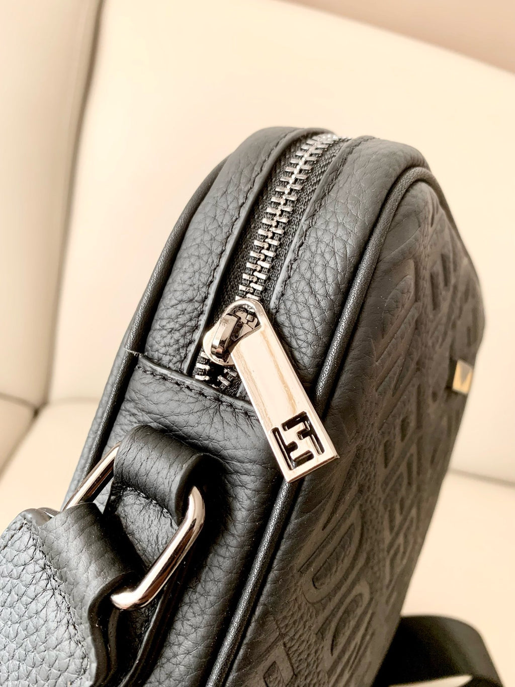 FENDI - leather cross bag
