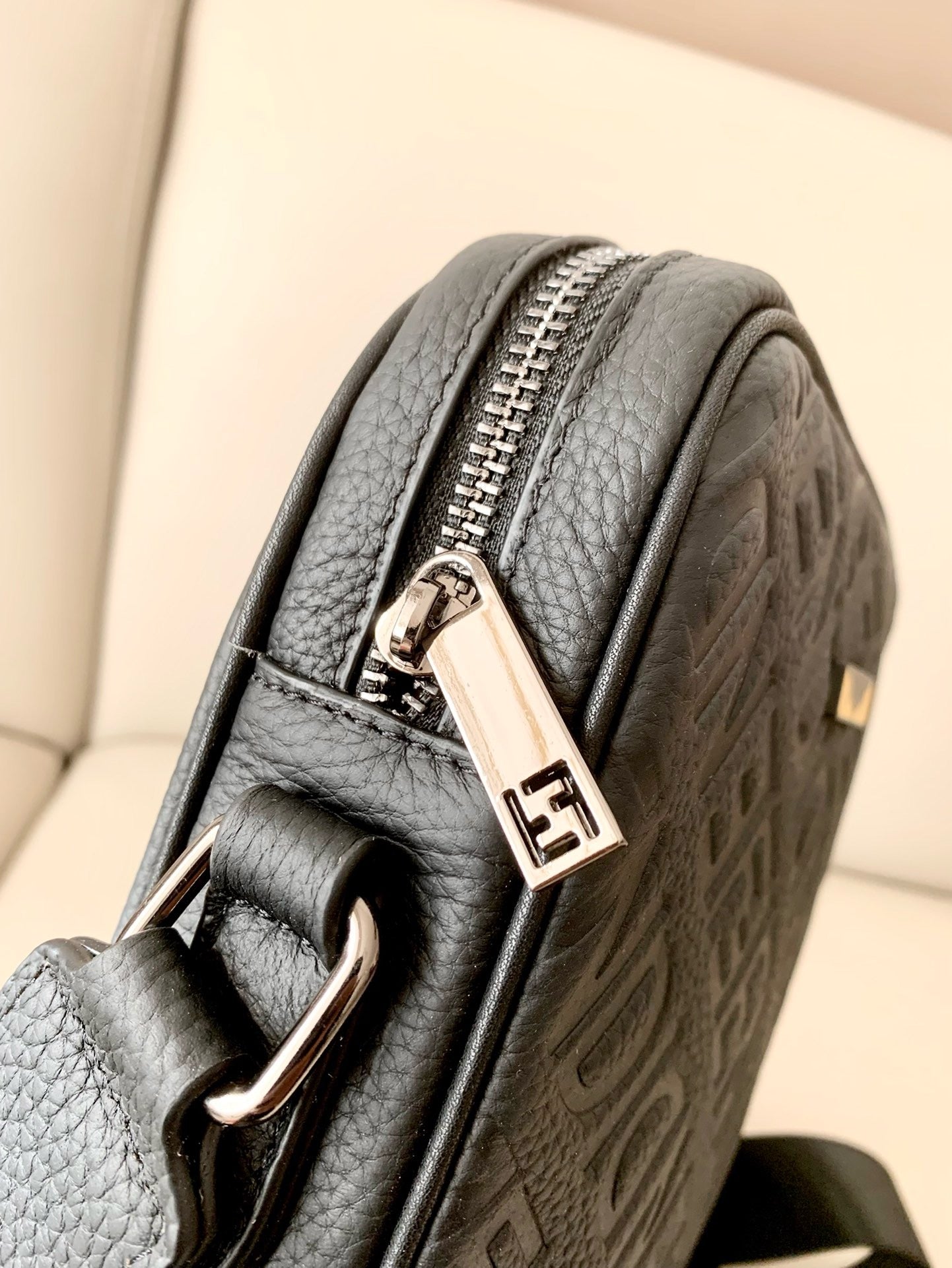 FENDI - leather cross bag