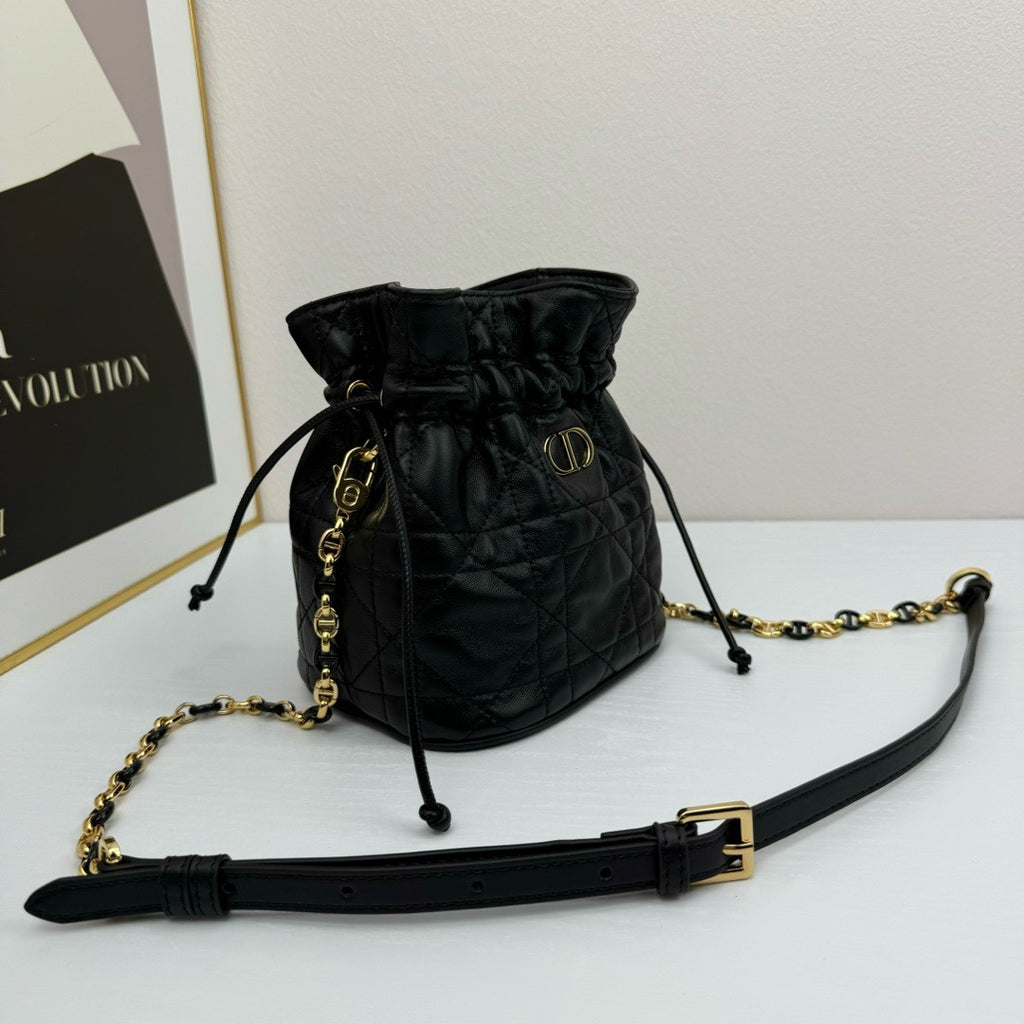 DIOR - oblique 30 Montaigne